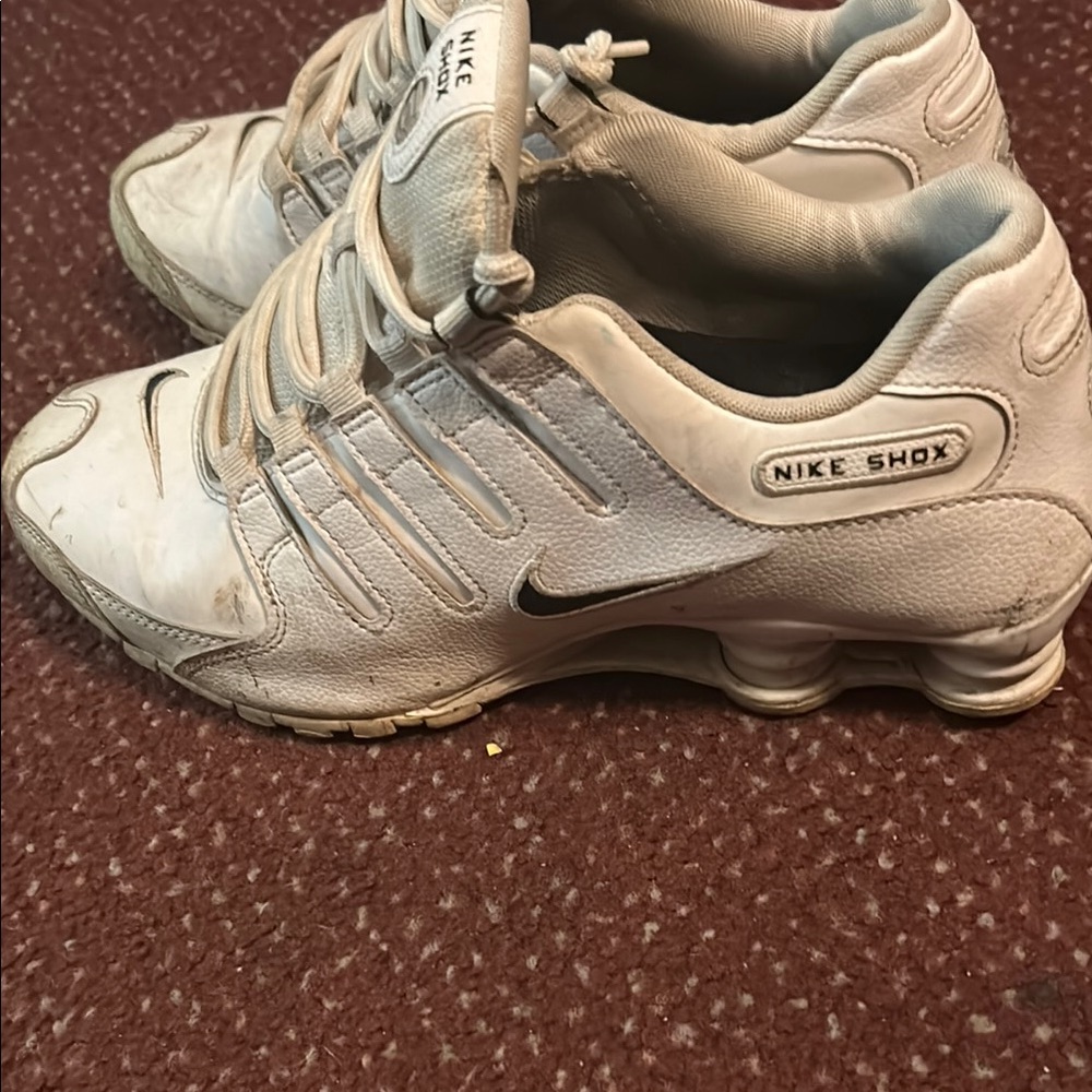 Nike White Athletic Shoes with Low-Top Design and Light-Colored Laces - Picture 2 of 3